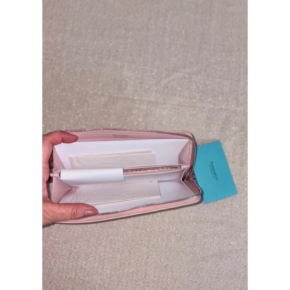 Tiffany & Co Return to Tiffany Wallet OS Pink New Pebbled Leather Zip Around